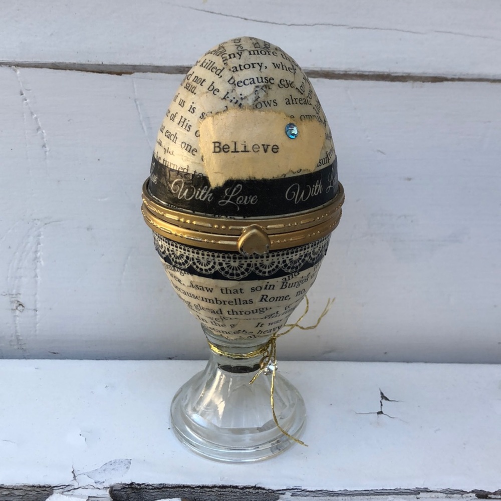 Glass egg